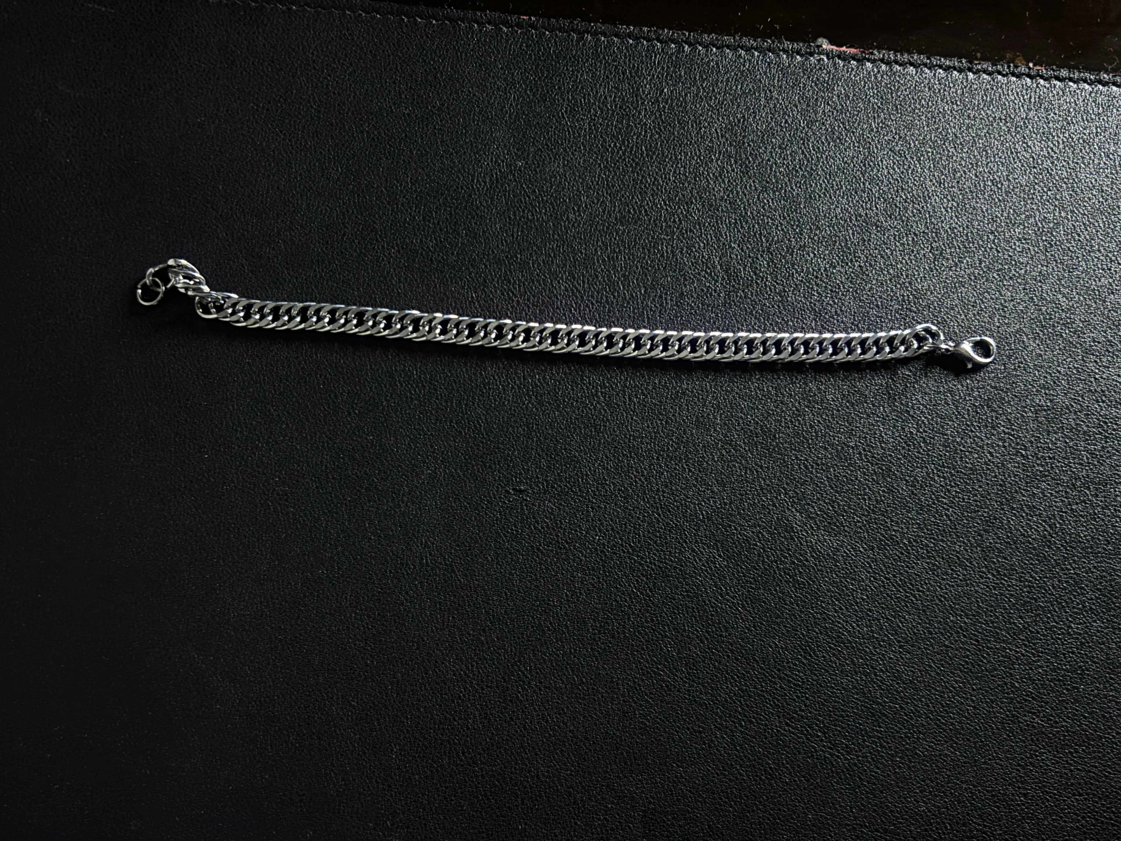 Titan Cuban Link Bracelet Silver -Montclair™