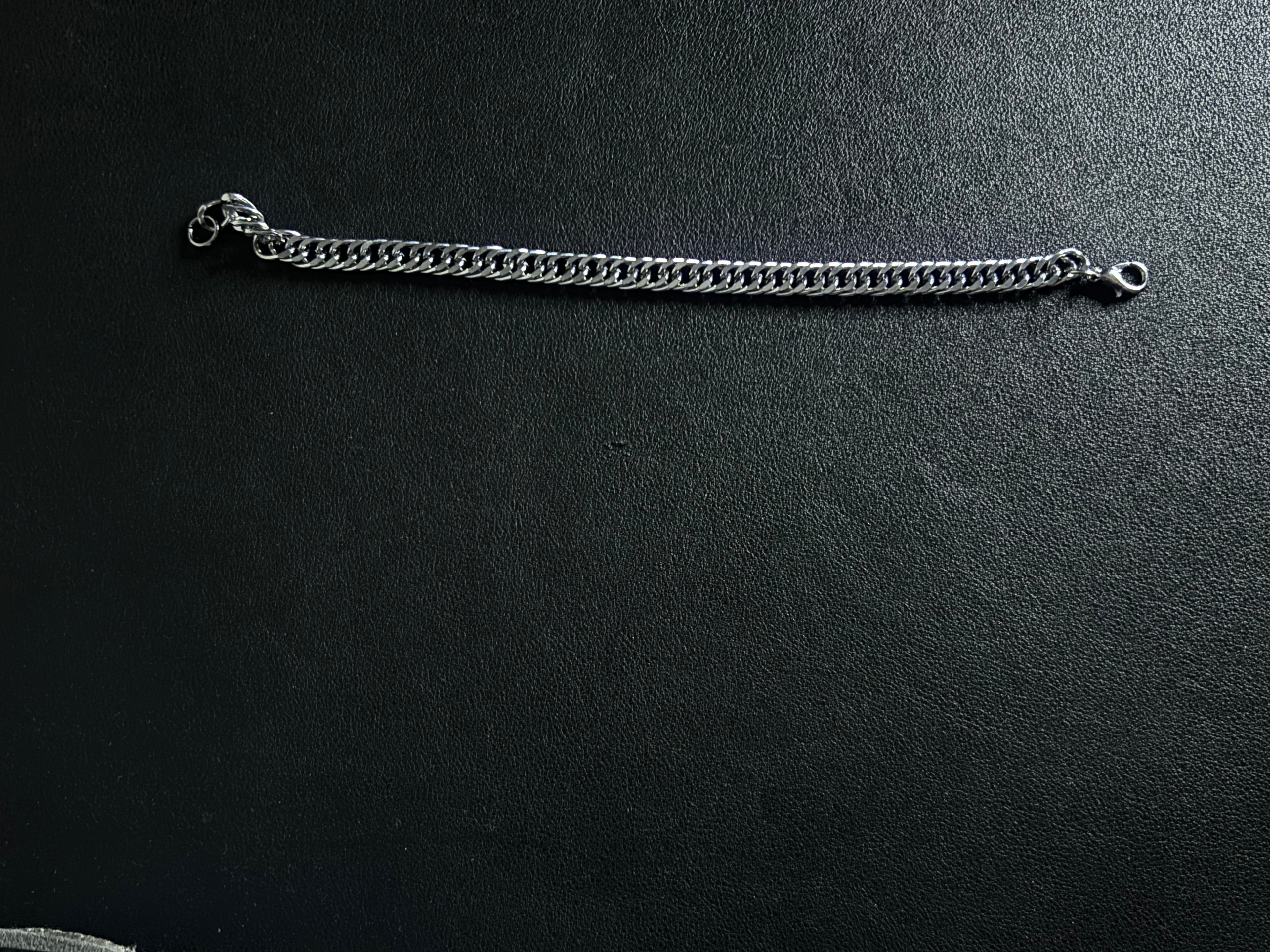 Titan Cuban Link Bracelet Silver -Montclair™